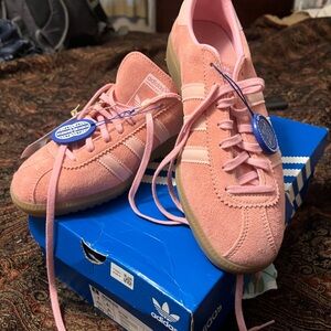 Adidas Women's Soft Pink Suede Sneakers
